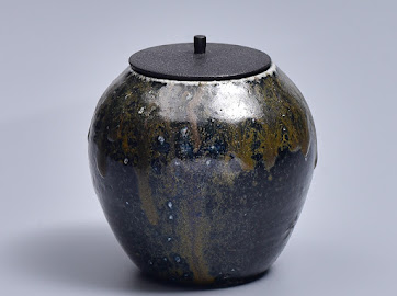 黒茶入